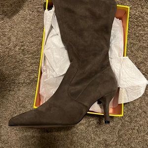 Suede boot